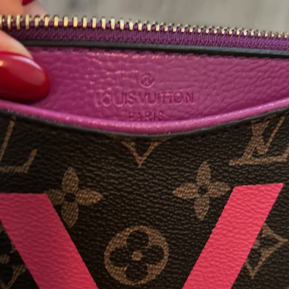 Louis Vuitton bag 🤎💖 - Picture 14 of 15